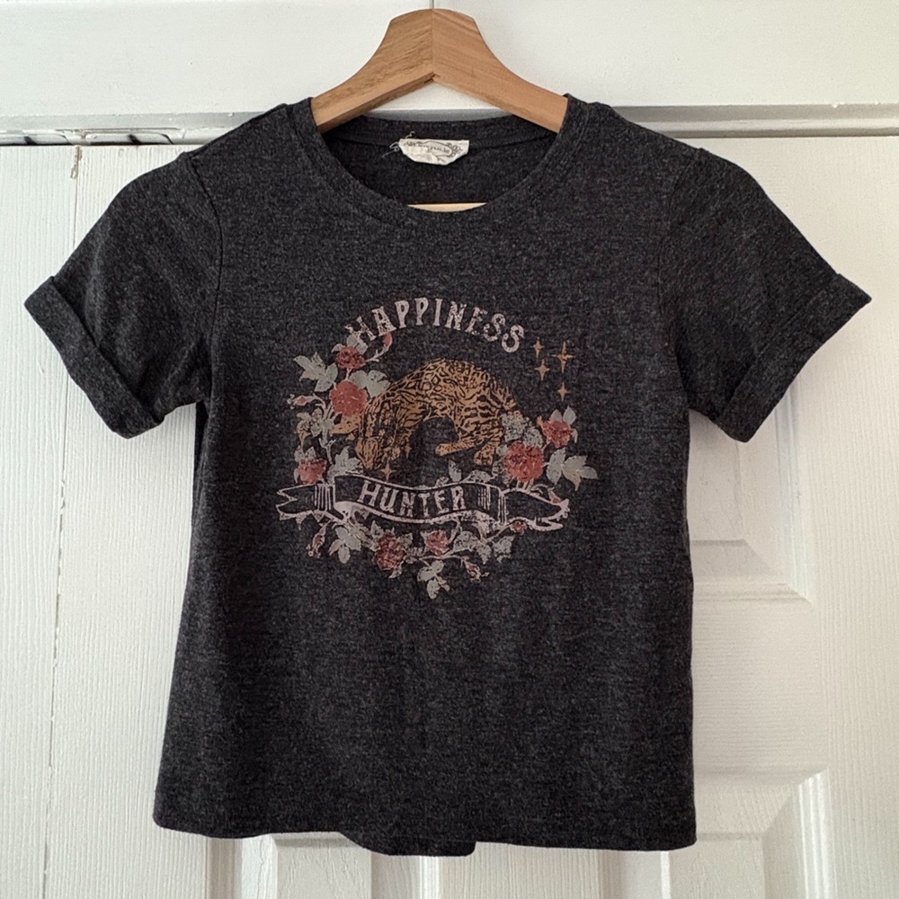 Joyfolie Graphic Tee Happiness Hunter Size 6 EUC